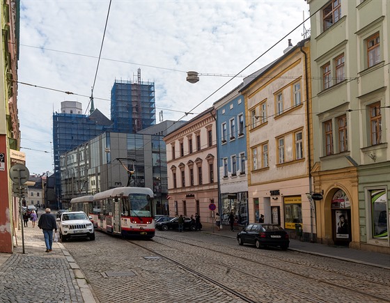 Ulice 8. Kvtna v Olomouci, pohled na nkdej obchodn dm Prior, dnes Galerii...