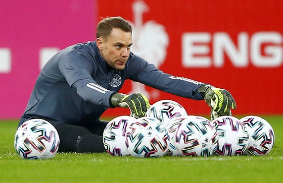 Nmecký gólman Manuel Neuer bhem tréninku