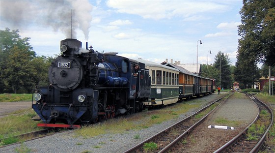 Malý štokr, lokomotiva U57.001, ve stanici Osoblaha je připraven k jízdě do...