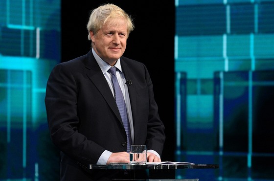 Britský premiér a lídr konzervativc Boris Johnson v pedvolební televizní...