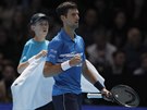 Novak Djokovi se povzbuzuje vcutkáni proti Dominicu Thiemovi.