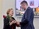 Slovenská diplomatka a hereka Magda Vááryová pevzala v Praze od ministra...