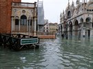 Benátky postihly nejhorí záplavy od roku 1966, voda stoupla a do výky 187...