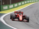 Sebastian Vettel z Ferrari bhem kvalifikace na Velkou cenu Brazílie formule 1.
