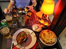 Marseille nabízí obrovský výbr hospdek i restaurací s nejrznjí kuchyní....