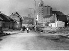 Demolice úseku od Táborské ke kostelu svatého Cyrila a Metodje v únoru 1983....