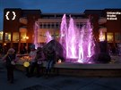 Univerzita Hradec Kr�lov� p�ejmenovala prostor v kampusu s font�nou a lavi�kami...