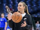 Becky Hammonová, trenérská asistenta San Antonia