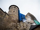 Gotick hrad Kost podstupuje rozshl opravy, do skalnho masivu zatkala voda...