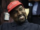 Kanye West na setkání s Donaldem Trumpem v Oválné pracovně Bílého domu...