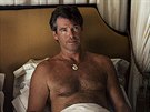 Pierce Brosnan ve filmu Kdy� se setmí (2004)
