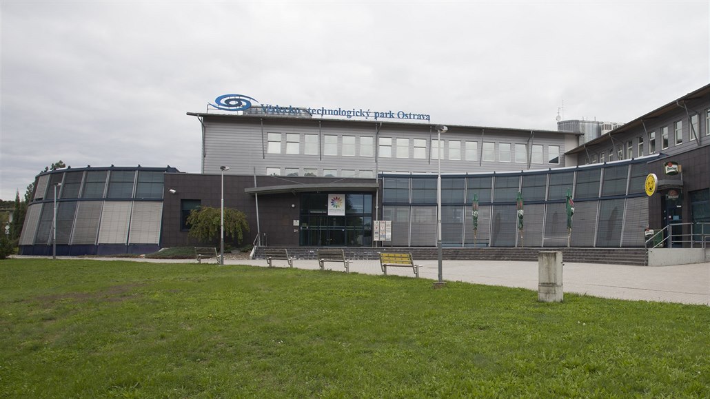 V inovačním centru na okraji Ostravy praskají zdi dvou budov
