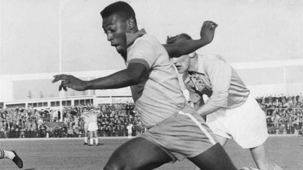 Pelé v dresu brazilského národního týmu v roce 1960.