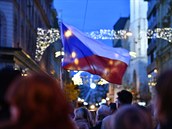 Centrální námstí Svobody v Brn pi oslavách 17. listopadu zaplnily tisíce...