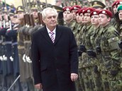 Milo Zeman si na slavnostn prezidentskou inauguraci vzal kravatu v barvch...
