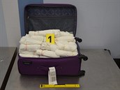 Zabavené kufry s drogou