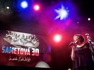 Marta Kubišová výjimečně vystoupila na akci v pražské Lucerně. Kromě Kubišové...