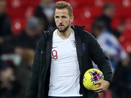 Anglick stelec Harry Kane hattrickem proti ern Hoe pedstihl v historick...