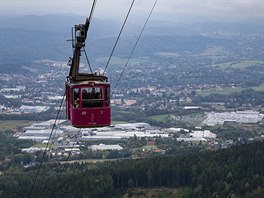 Pohled z Jetdu na nov vyrostlou Libereckou prmyslovou znu jih.