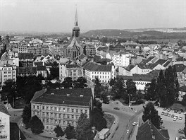 Pohled k plzeskmu nmst z vkov budovy centra Bohemia. Na historickm...
