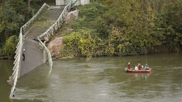 Nedaleko jihofrancouzskho msta Toulouse se ztil most. (18. listopadu 2019)