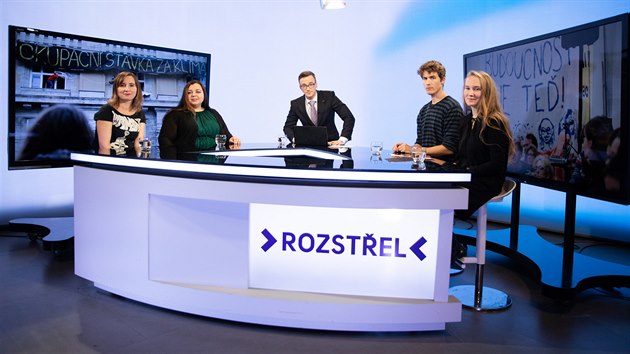 Host diskusnho poadu Rozstel k okupan stvce student Filozofick fakulty UK v Praze. (15. listopadu 2019)