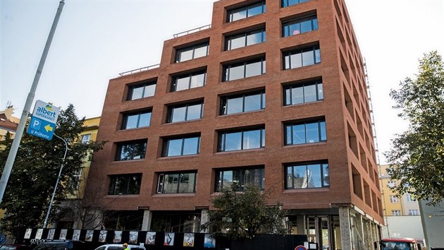 Další ostraha i školení. Radnice po střelbě v Chřibské posilují bezpečnost úřadů