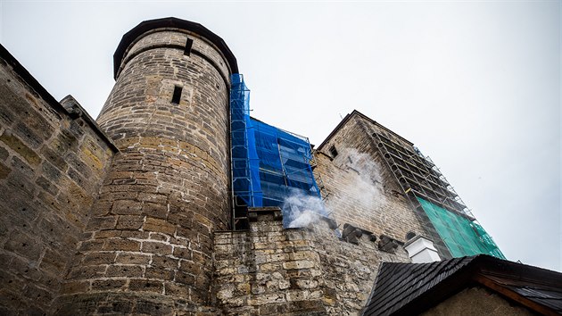 Gotick hrad Kost podstupuje rozshl opravy, do skalnho masivu zatkala voda (6. 11. 2019).