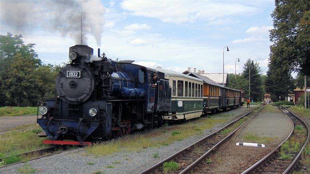 Malý štokr, lokomotiva U57.001, ve stanici Osoblaha je připraven k jízdě do Třemešné ve Slezsku.