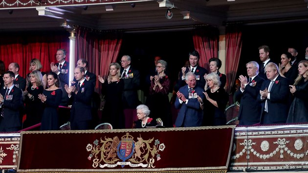 Krlovsk rodina v Royal Albert Hall na slavnosti pipomnajc obti prvn svtov vlky (Londn, 9. listopadu 2019)
