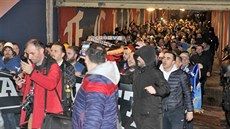Kosovtí fanouci ped utkáním R - Kosovo v Plzni.