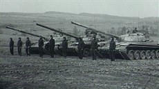 Ministr obrany Václavík byl pipravený poslat v listopadu 89 na Prahu tanky