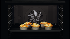 V troubě Electrolux 600 SteamBake vytvoříte s pomocí páry nadýchané muffiny a...