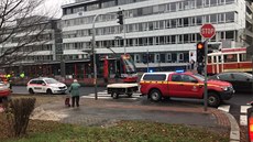 Na Evropské v Praze 6 vykolejila tramvaj. (12. 11. 2019)