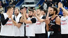 Nymburtí basketbalisté slaví výhru v Niním Novgorodu.