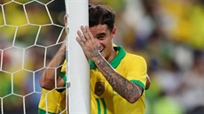 Brazilský fotbalista Philippe Coutinho si vyítá minelu.