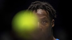 Gael Monfils z Francie v zápase s Japonskem