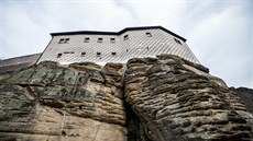Gotický hrad Kost podstupuje rozsáhlé opravy (6. 11. 2019).