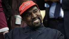 Kanye West na setkání s Donaldem Trumpem v Oválné pracovně Bílého domu...