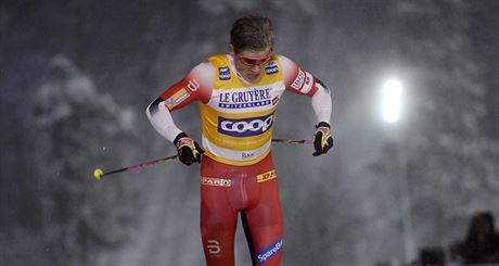 Johannes Klaebo ve sprintu klasickou technikou v Ruce.