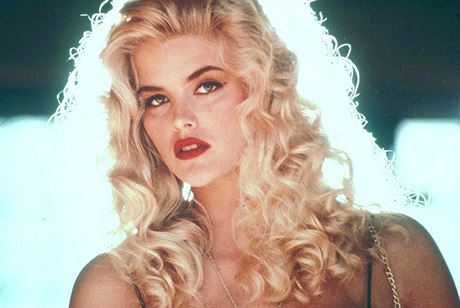 Na zaátku 90. let mla Anna Nicole Smithová ped sebou nadjnou kariéru.