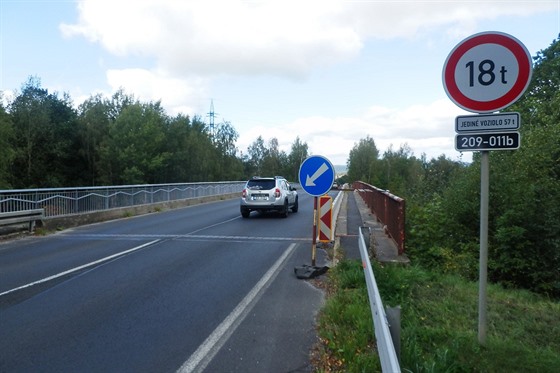 Most přes železniční trať u Nového Sedla na silnici II/209 je od 18. listopadu...