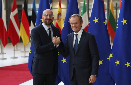 Pedseda Evropské rady Donald Tusk se v Bruselu setkal se svým nástupcem ve...