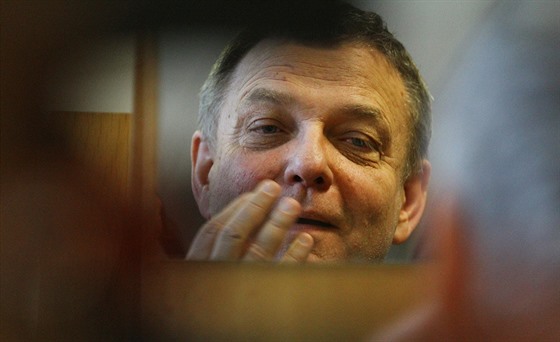Ministr Lubomír Zaorálek po oholení.