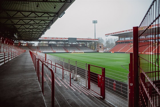 Stadion fotbalist Unionu Berlín, bundesligového nováka.