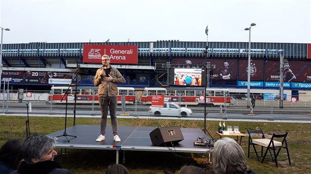 Ticáté výroí pádu cenzury se slavilo na Letenské pláni, kde se tehdy odehrály obí demonstrace