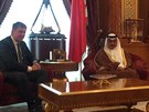 Ministr zahranií Tomá Petíek na návtv Bahrajnu. (íjen 2019)