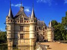 Azay-le-Rideau s romantickým parkem je klenotem rané renesance.