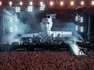 Zábr z koncertního filmu SPIRITS In The Forest kapely Depeche Mode