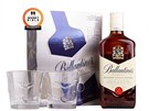 Skotská blended whisky Ballantines Finest.v elegantním vánoním balení se...